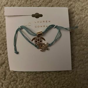 Adjustable turtle bracelet